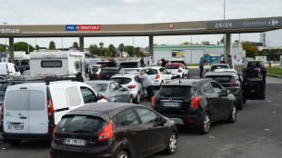 Pénuries de carburants: dialogue de sourds entre TotalEnergies et la CGT, le mouvement reconduit