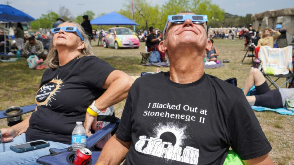 Au Texas, voyage nocturne de quatre minutes, le temps d'une éclipse