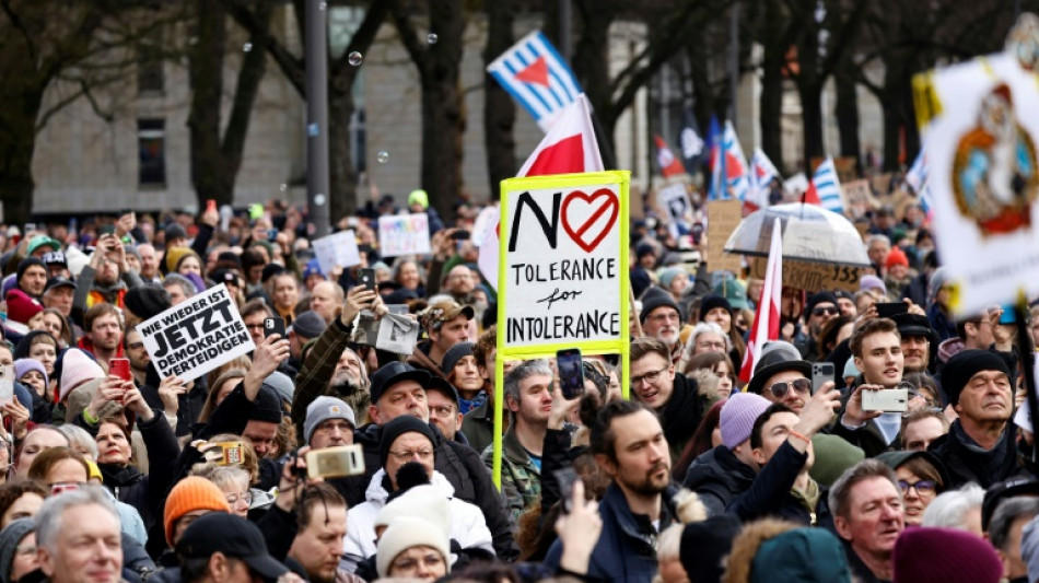 Erneut zehntausende Teilnehmer bei Demonstrationen gegen Rechtsextremismus