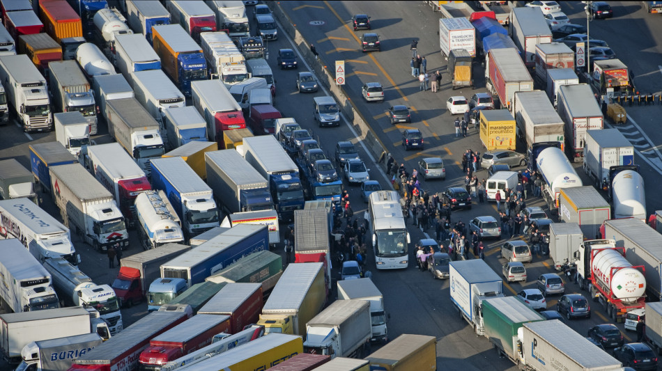 Giorgetti, intervento accise non interessa autotrasportatori