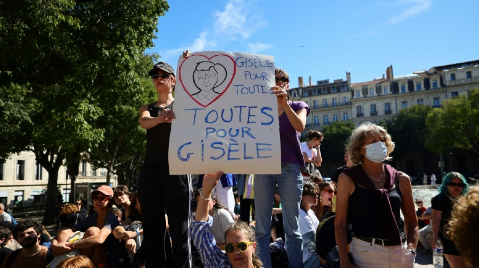  Tausende demonstrieren in Frankreich Unterstützung für Opfer sexualisierter Gewalt 