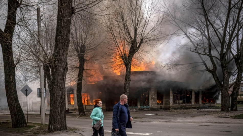 Civiles huyen del este de Ucrania entre denuncias de nuevas atrocidades
