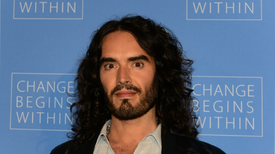 El humorista británico Russell Brand, acusado de agresiones sexuales