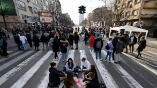 Hunderte blockieren in Belgrad Verkehr aus Protest gegen mutmaßlichen Wahlbetrug