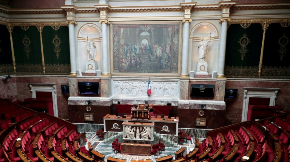 Législatives: les tractations se poursuivent, la gauche ravivée débarque à l'Assemblée