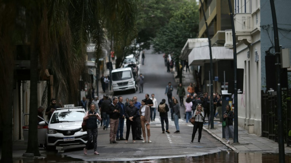 Porto Alegre golpeada por inundaciones, que ya suman casi 60 muertos en el sur de Brasil