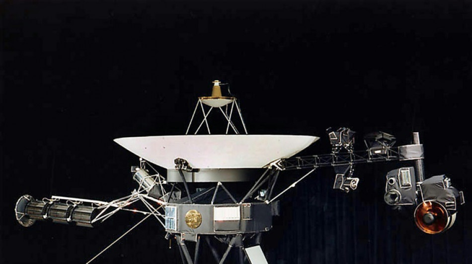 NASA hears from Voyager 2 after brief blackout 