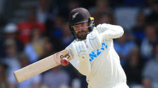 England chase 296 to win 3rd Test against New Zealand