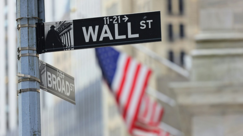 Wall Street termine légèrement dans le rouge après l'inflation américaine