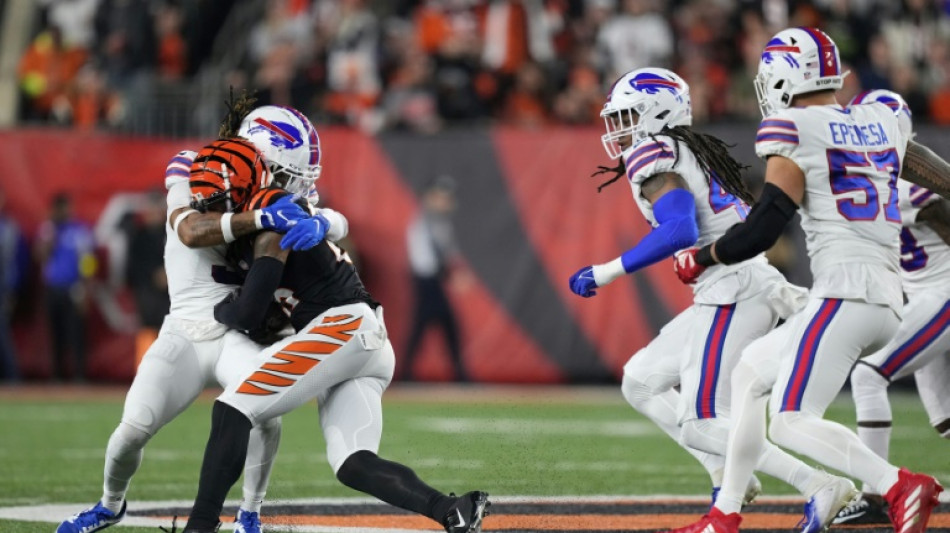 El partido de la NFL entre Bills y Bengals fue suspendido tras el desmayo de un jugador