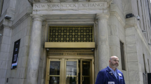 Wall Street ouvre en ordre dispersé, prudence malgré une série de nouvelles positives