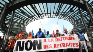 Un 1er mai "unitaire" et "combatif" contre la réforme des retraites, mais pas de raz-de-marée