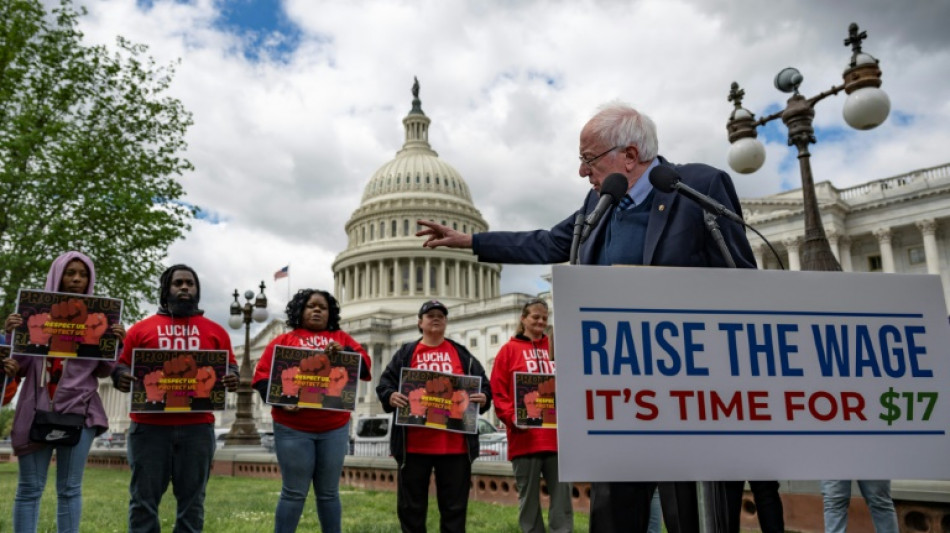  Bernie Sanders quer aumentar salário-mínimo nos EUA para US$ 17 a hora 