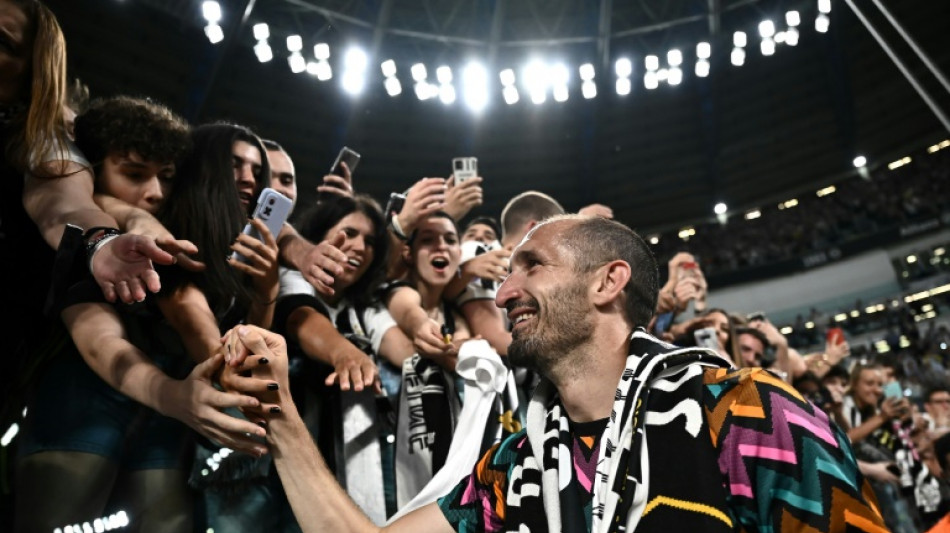 Chiellini says goodbye to Juve fans as last-gasp Lazio make Europa League