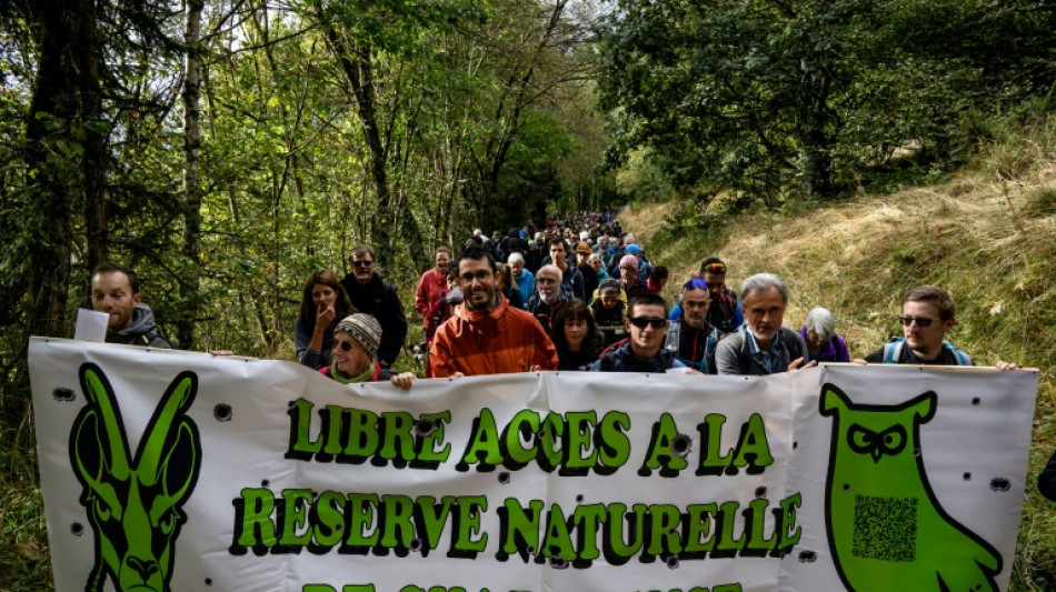 Polémique en Chartreuse: manifestation pour un "libre accès à la nature" 