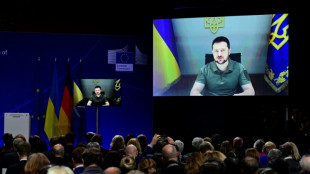 Ukraine: Zelensky demande 38 milliards, bombardements à Bakhmout