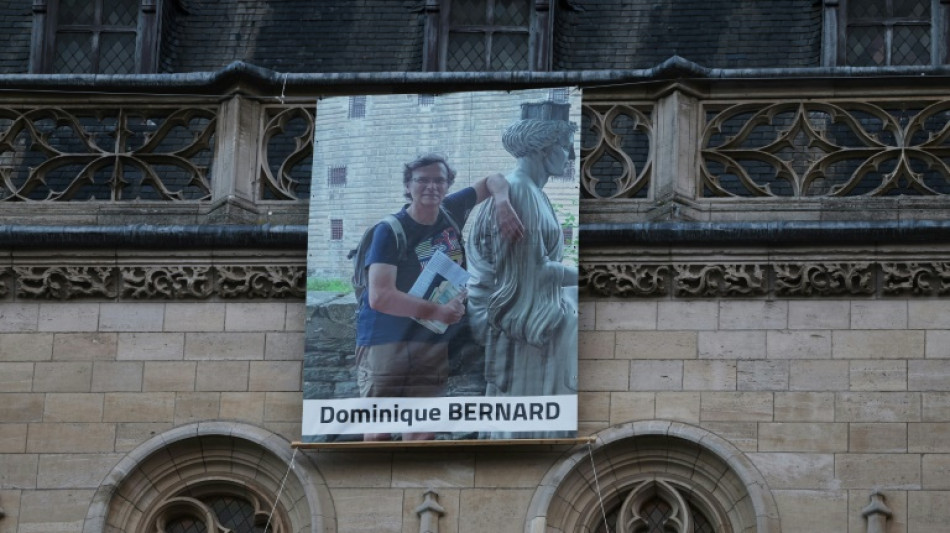 Dominique Bernard, un enseignant "passionné" et "apprécié" devenu un symbole