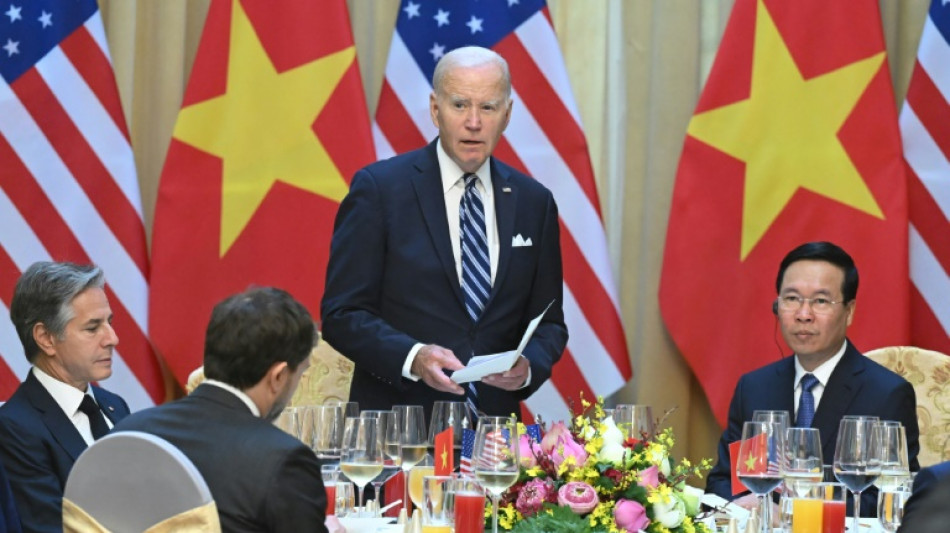 Biden scelle au Vietnam un rapprochement stratégique et économique