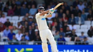 Mitchell and Blundell frustrate England again in 3rd Test