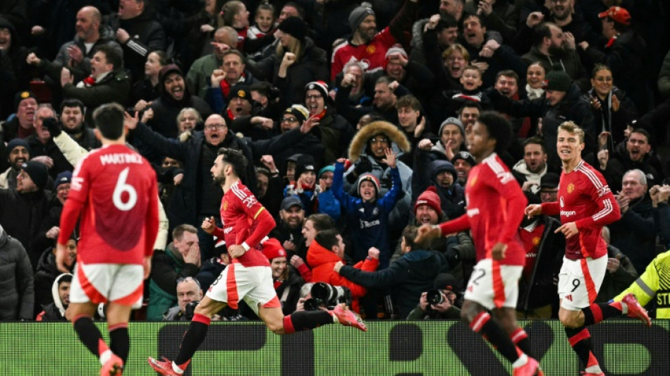 Fernandes hands Man Utd dramatic victory over Rangers