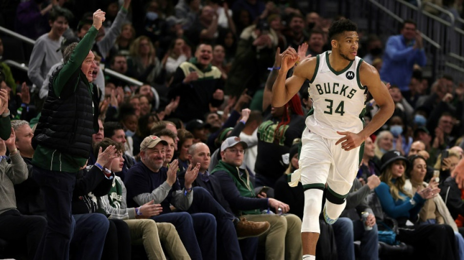 NBA: Paul élève les Suns, les Celtics atomisent les Sixers, Giannis XXL