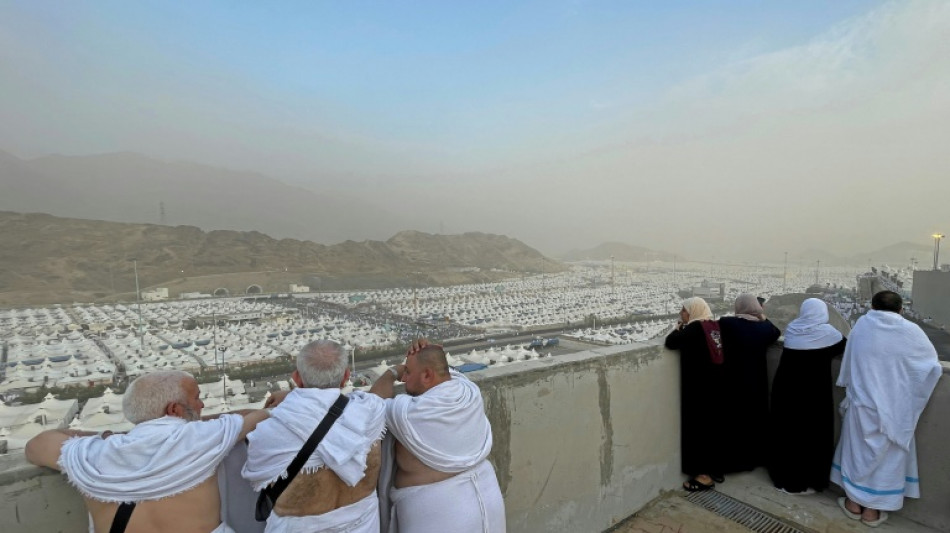 Près de La Mecque, une foule de fidèles pour le rituel de la lapidation de Satan