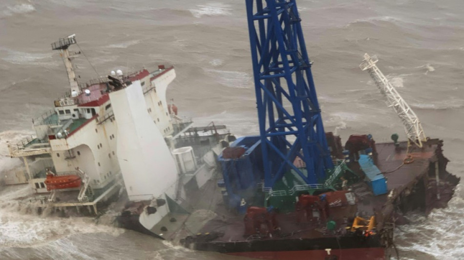 Casi 30 desaparecidos en naufragio en el Mar de la China Meridional