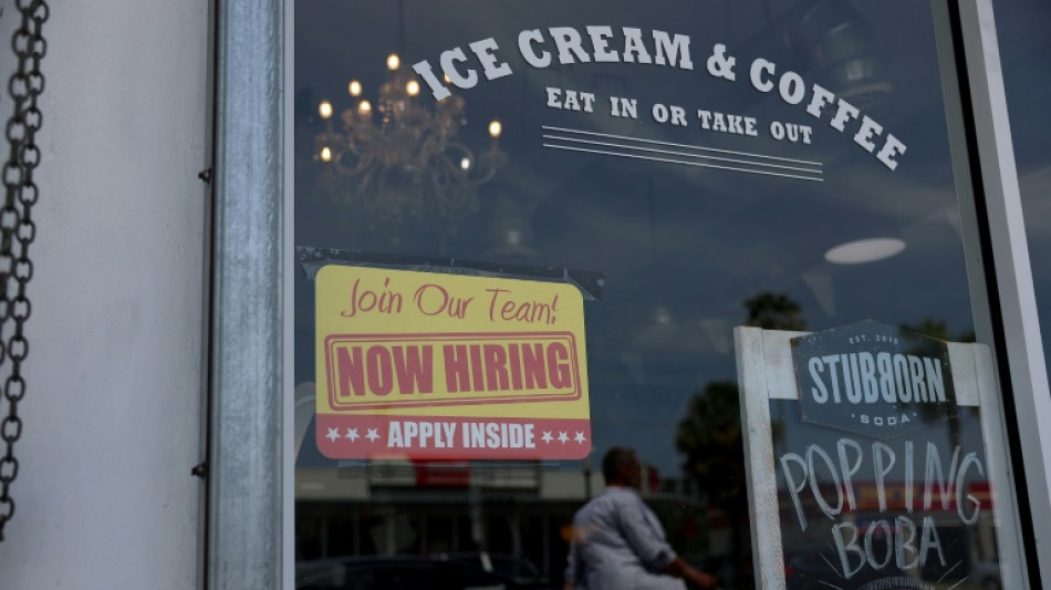 Le marché du travail reste solide aux Etats-Unis en mai, la hausse des salaires ralentit