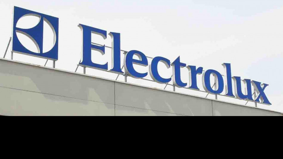  Electrolux chiude primo trimestre in rosso per 61,7 milioni 