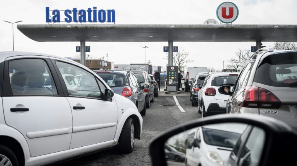 Pénuries de carburants: situation toujours tendue en Ile-de-France