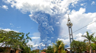 Indonésie: nuage de cendres de près de 8 kilomètres dans une nouvelle éruption du volcan Laki-Laki