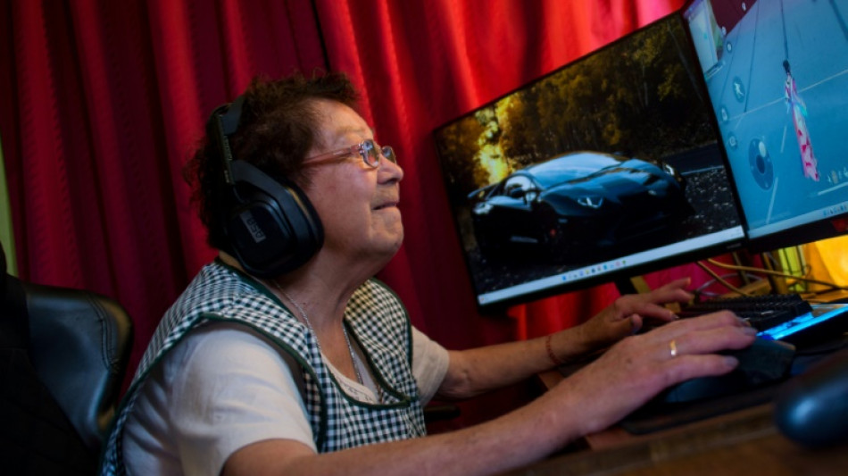 'Mami Nena', a famosa vovó gamer do Chile