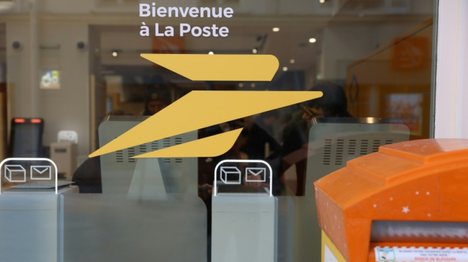 La Poste triple son bénéfice net, son patron vante la "solidité" du groupe