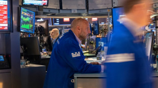 Avant le week-end, Wall Street et les taux obligataires se replient, l'or monte