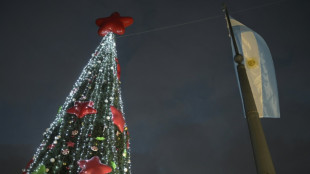 De magasin en magasin à la recherche d'un cadeau de Noël dans une Argentine en crise