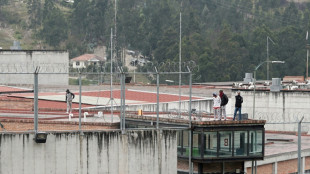 Cerca de 60 agentes são retidos em prisões em meio a crise carcerária no Equador