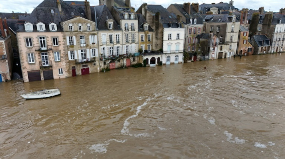 Dans l'Ouest inondé, Redon attend le pic et l'eau baisse à Rennes