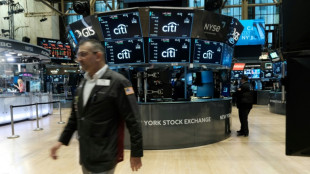 Wall Street commence en baisse la dernière séance de l'année