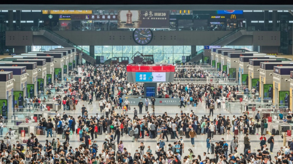 La "ciudad iPhone" de China endurece sus medidas anticovid tras unas protestas violentas