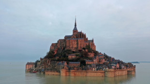 Strikes shut doors at world-famous French monuments