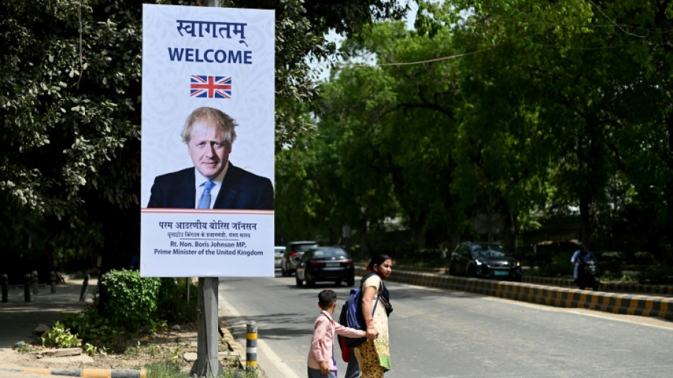 Boris Johnson llega a India en un viaje bajo la sombra del "partygate" y Ucrania