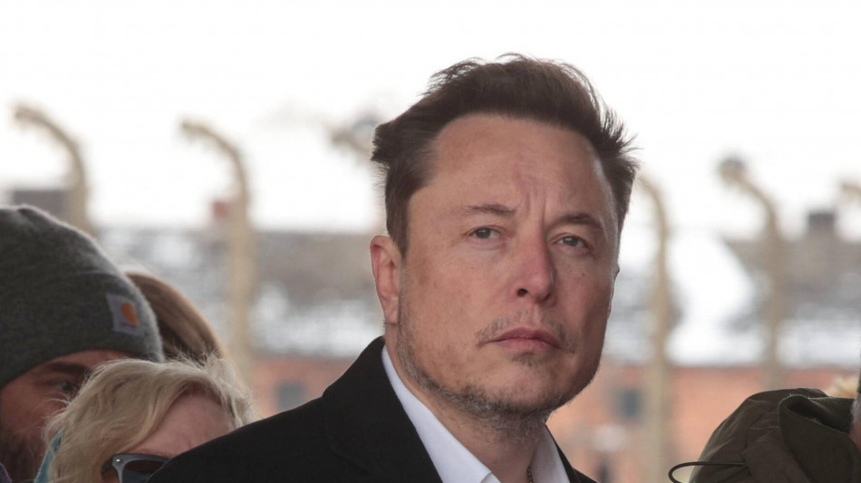 Musk cancella il post su Biden-Harris dopo attacco a Trump