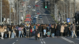 Wegen Wahlbetrugsvorwürfen: Protestierende beginnen Straßenblockade in Belgrad