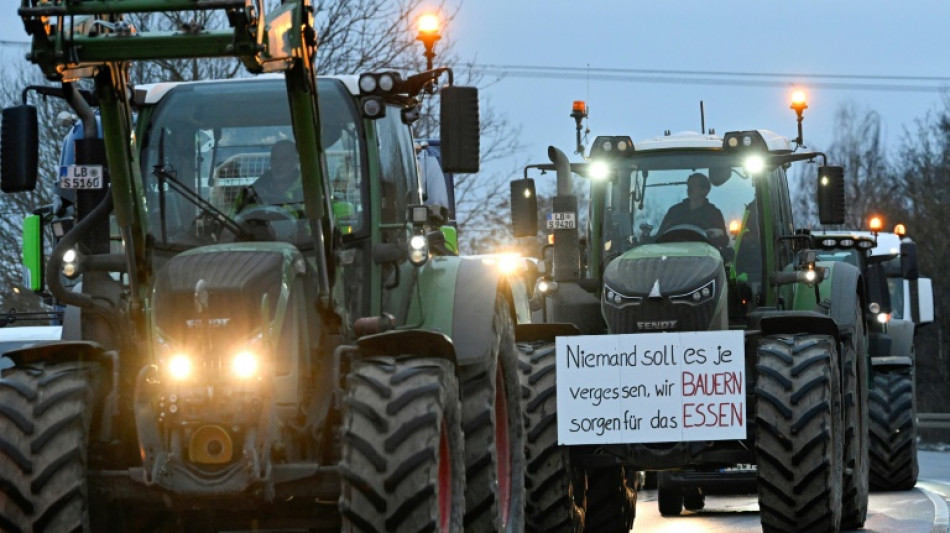 EU under pressure to defuse farmers' anger