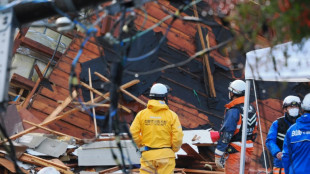 Mujer de 90 años es hallada viva bajo escombros cinco días después de terremoto en Japón