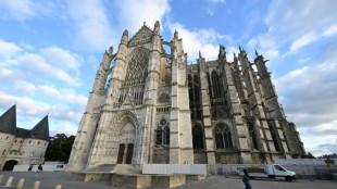 La cathédrale de Beauvais, tour de Babel inachevée, s'offre un lifting vertigineux