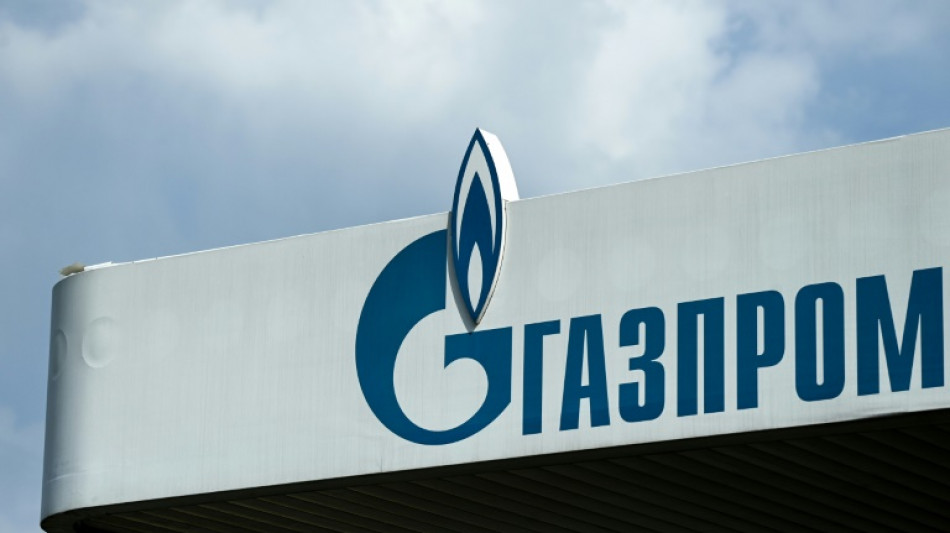Posible suspensión de pagos de empresas rusas de hidrocarburos, según agencia Fitch 