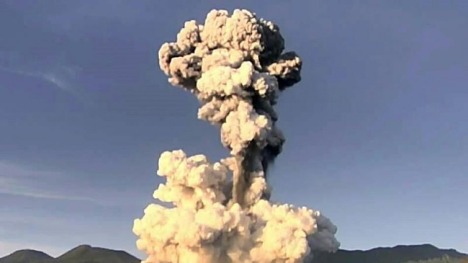 "Potente" erupción en el volcán Rincón de la Vieja en Costa Rica