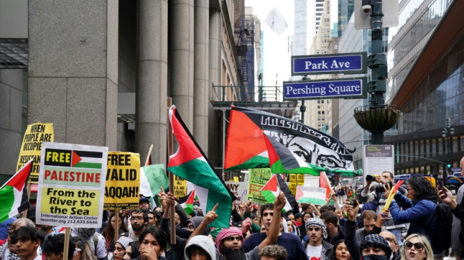 Pro-palästinensische Demonstration und Solidaritätskundgebung mit Israel in New York