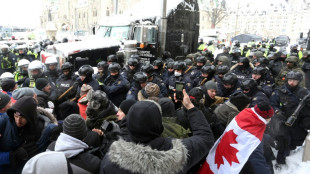 La tension monte à Ottawa entre la police et les derniers manifestants